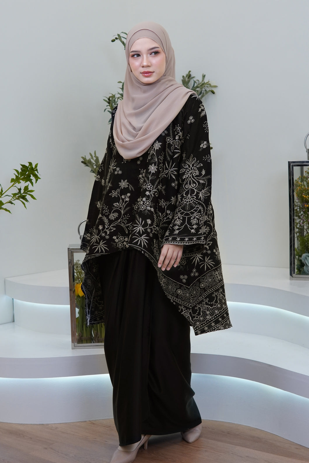 Kurung Chempaka in Black