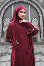 Load image into Gallery viewer, [PRE ORDER EARLY FEB] Qameela in Maroon
