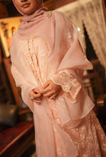 Load image into Gallery viewer, Kebarung Kesuma in Peachy Pink [Pre - Order -15 March]
