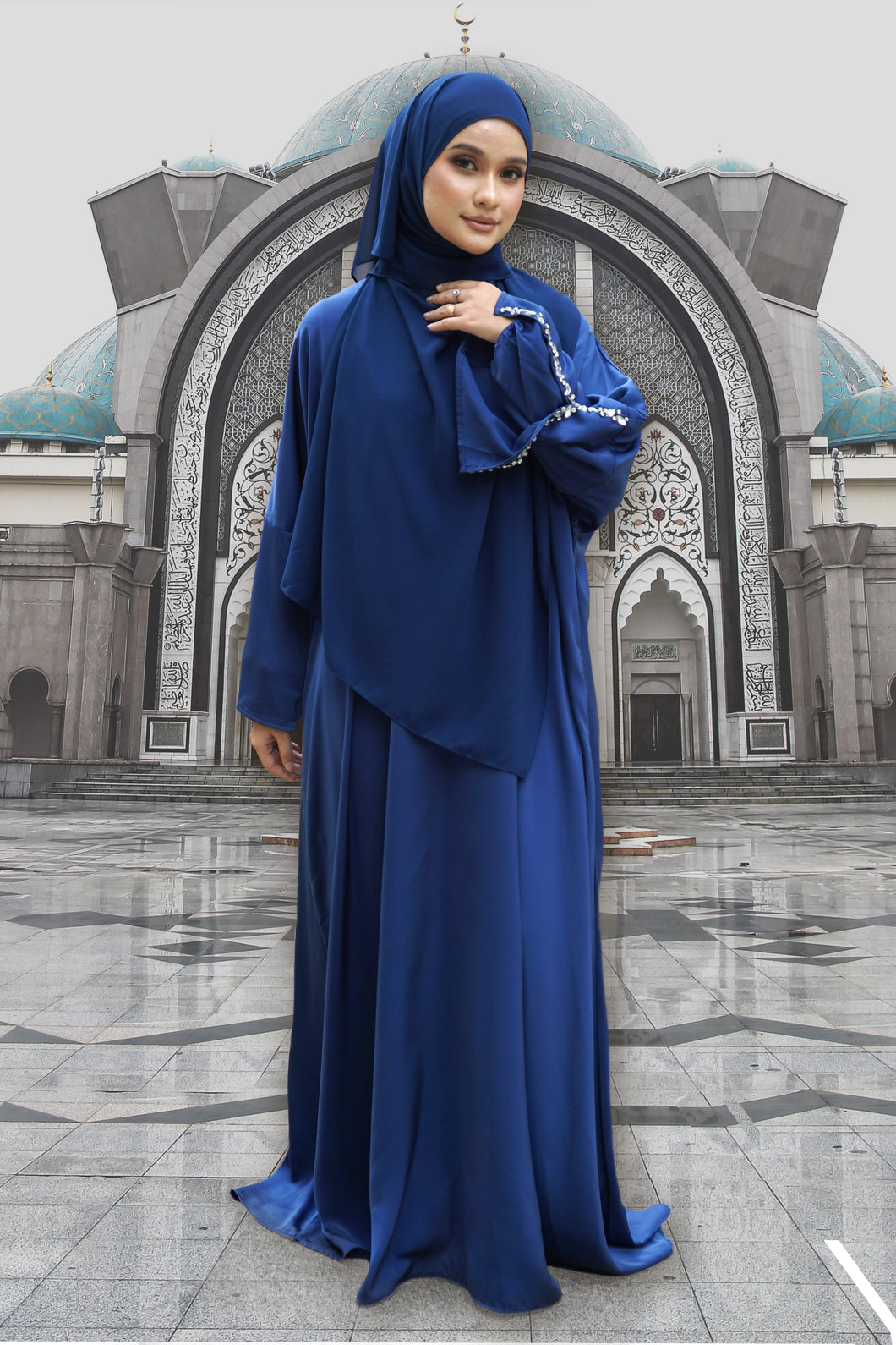 [PRE ORDER EARLY FEB] Qameela in Royal Blue