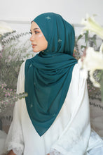 Load image into Gallery viewer, Lily Shawl in Emerald Green (Display)
