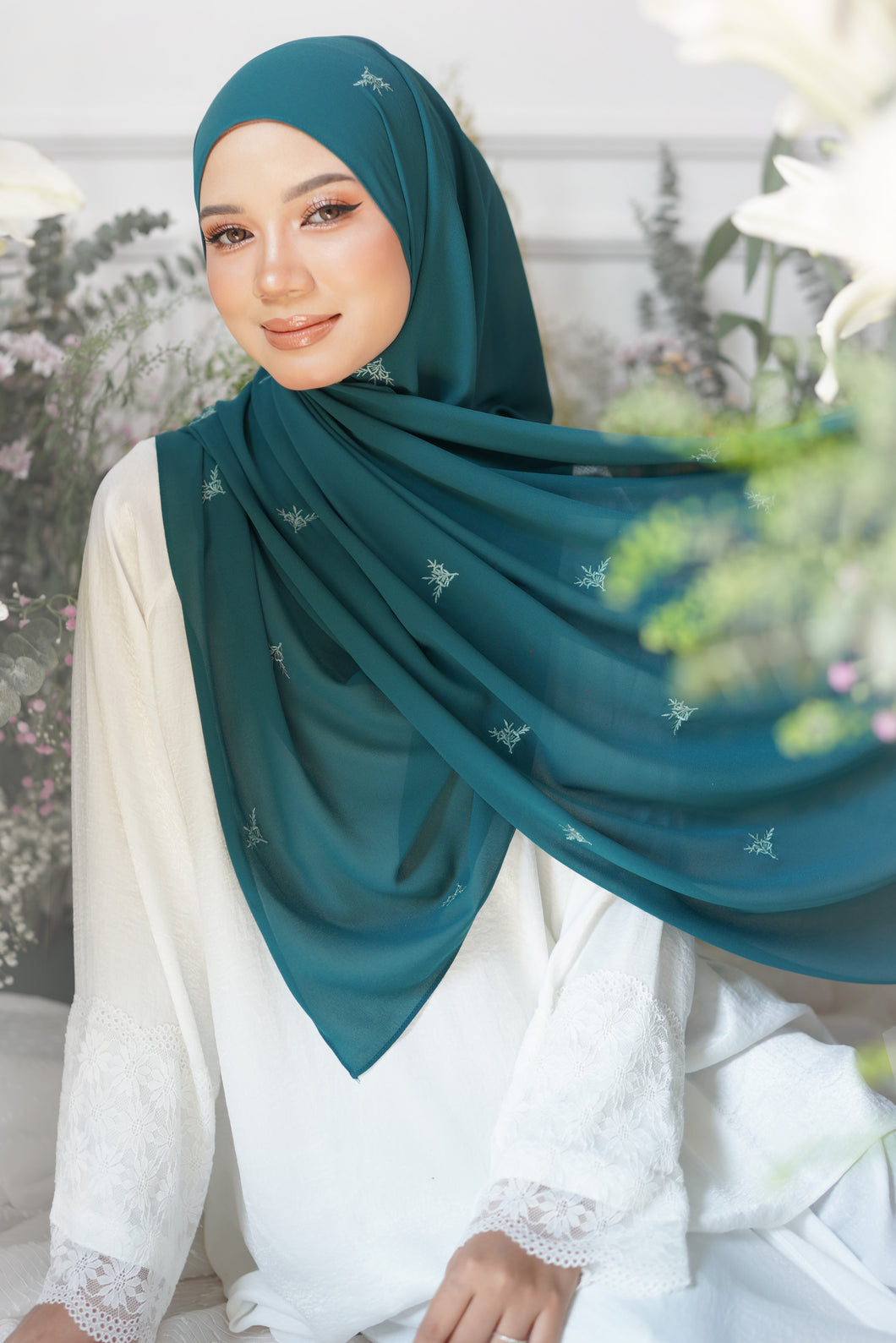 Lily Shawl in Emerald Green (Display)