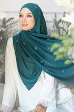 Load image into Gallery viewer, Lily Shawl in Emerald Green (Display)
